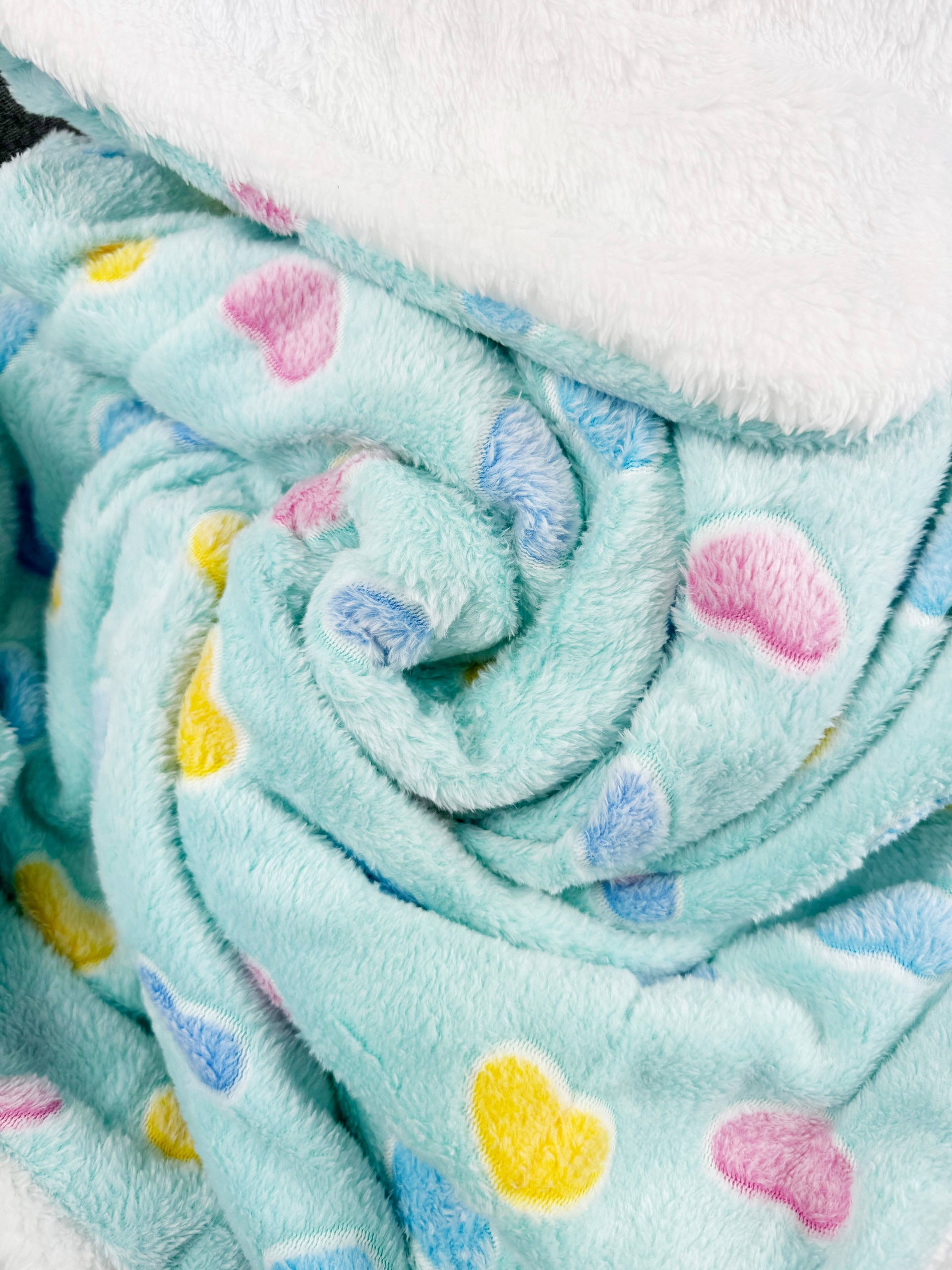 Klippo Pet Blue Hearts Blanket showing detailed view of the soft plush texture and heart pattern design.