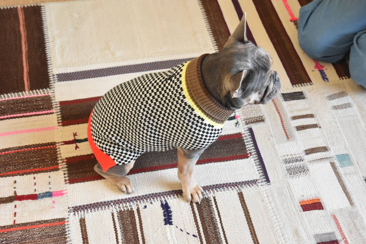 Finnegan's Standard Goods Cafe Stroll Sweater size chart or packaging detail showing available sizing options.