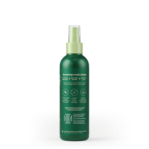 Earth Rated Refresh Mist spray bottle showing product label and key ingredients for dog grooming.