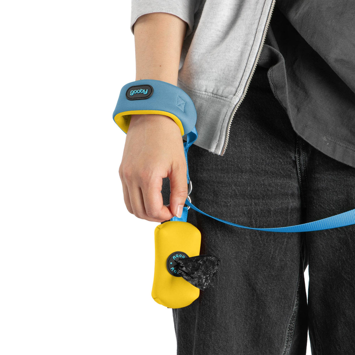 Gooby Escape Free Leash shown from an alternate angle highlighting its secure clasp and durable construction.
