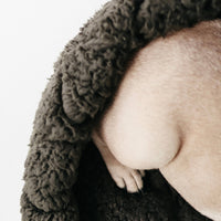 Lambwolf | Taart Pet Bed